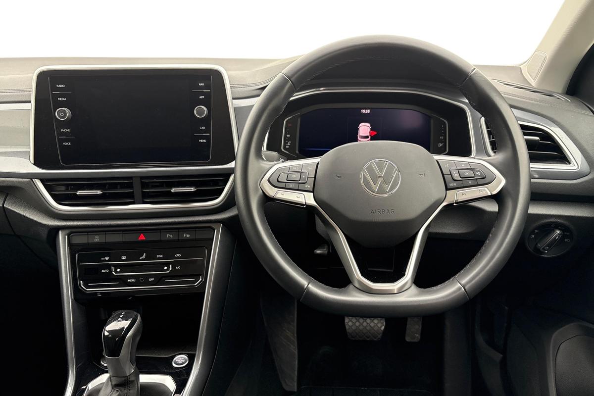 Used Volkswagen T-Roc 2023 for sale - 76675690: Photo 11