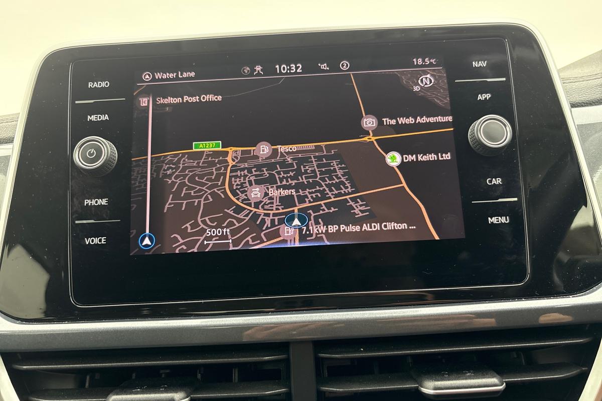 Used Volkswagen T-Roc 2023 for sale - 76675690: Photo 14