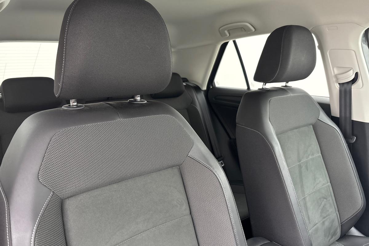 Used Volkswagen T-Roc 2023 for sale - 76675690: Photo 25