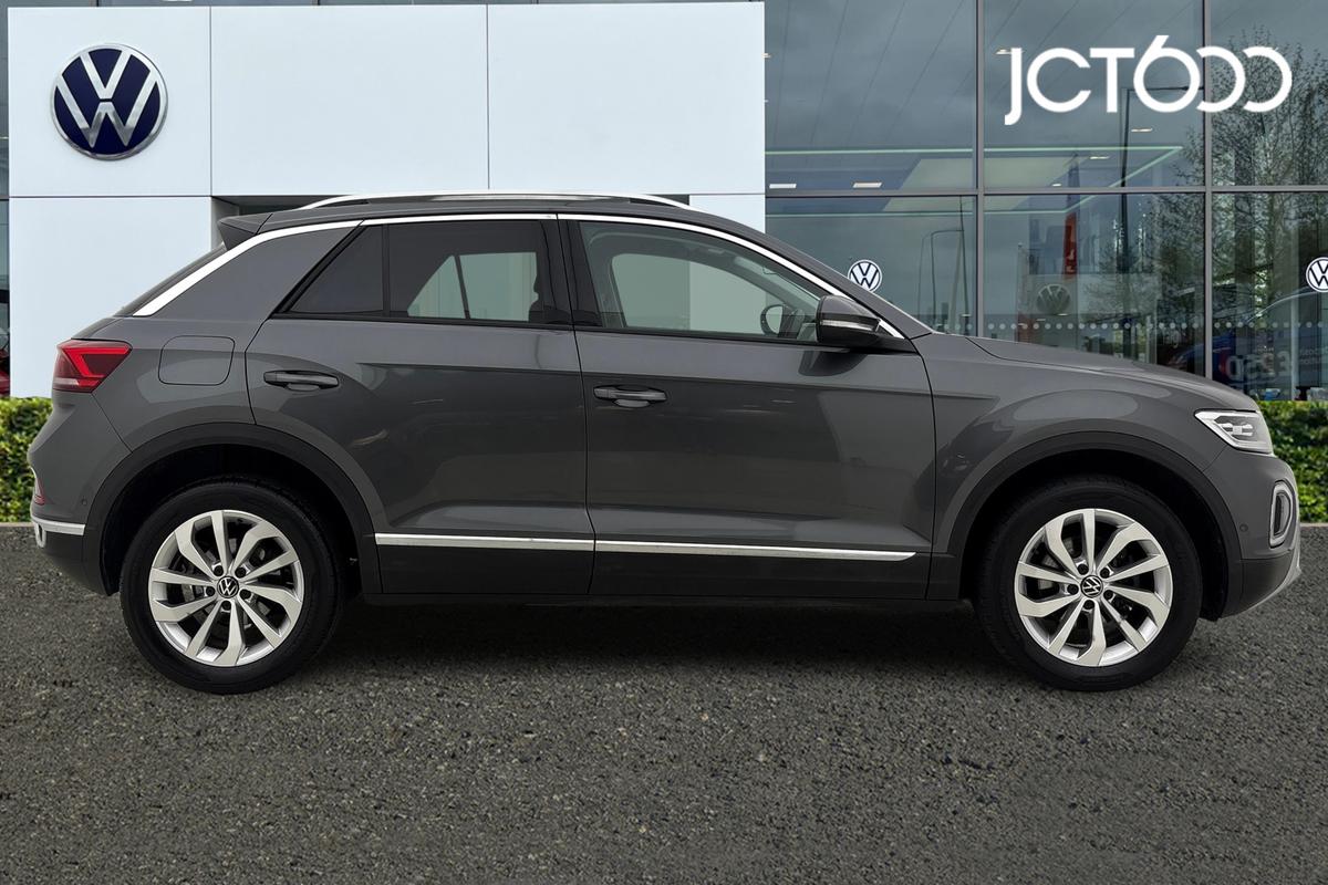 Used Volkswagen T-Roc 2023 for sale - 76675690: Photo 4
