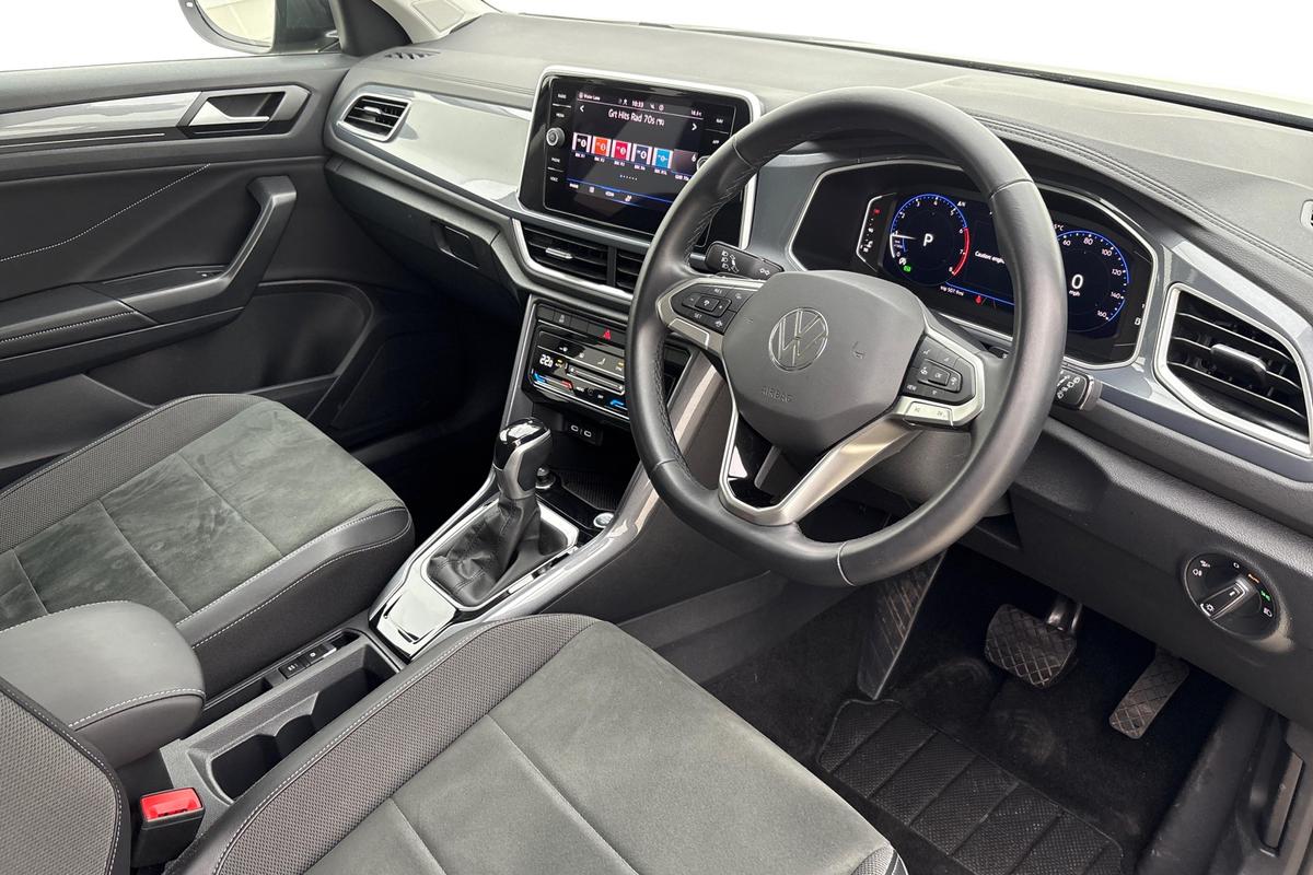 Used Volkswagen T-Roc 2023 for sale - 76675690: Photo 6