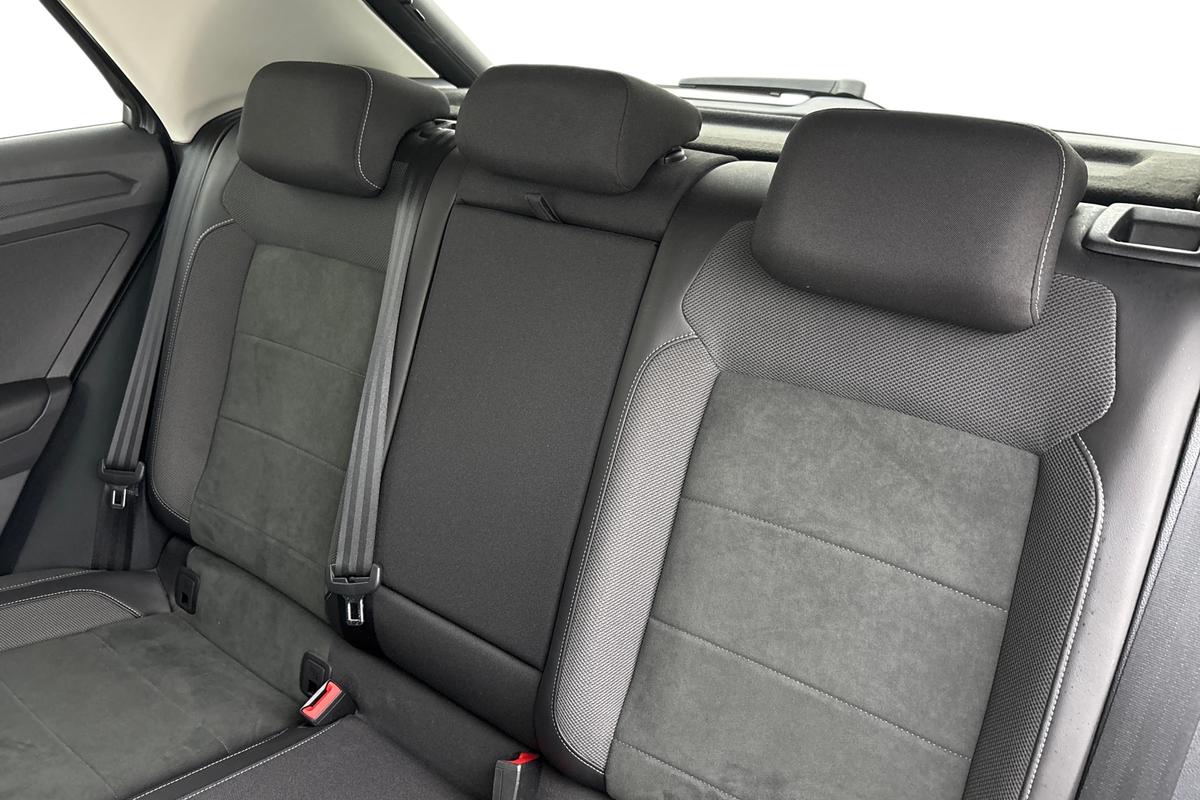 Used Volkswagen T-Roc 2023 for sale - 76675690: Photo 9