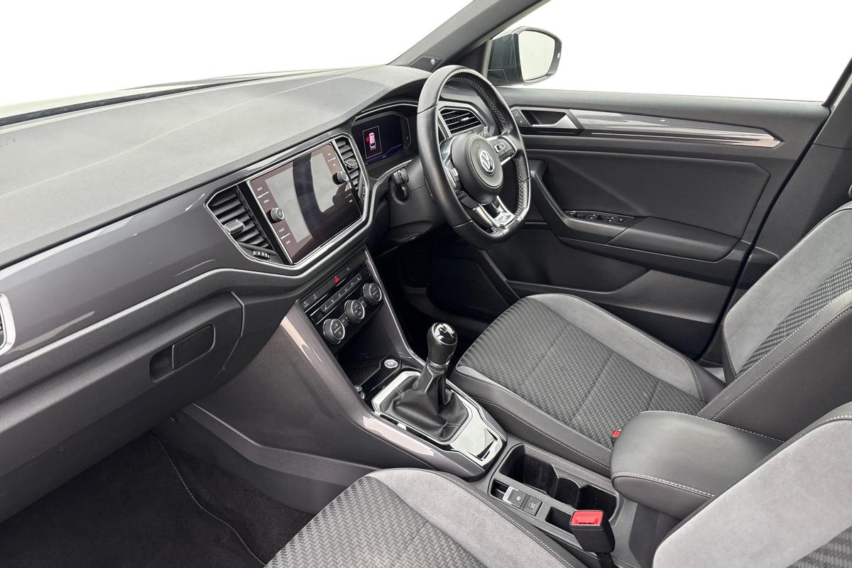 Used Volkswagen T-Roc 2020 for sale - 77005877: Photo 2