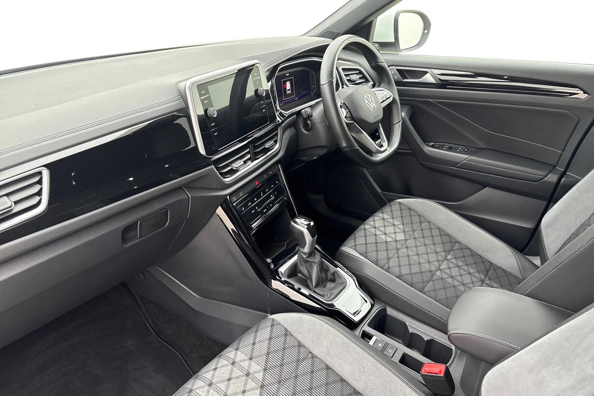 Used Volkswagen T-Roc 2022 for sale - 77763401: Photo 2