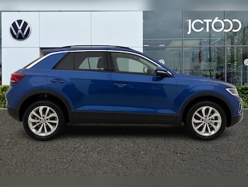 Used Volkswagen T-Roc 2025 for sale - 77057717: Photo