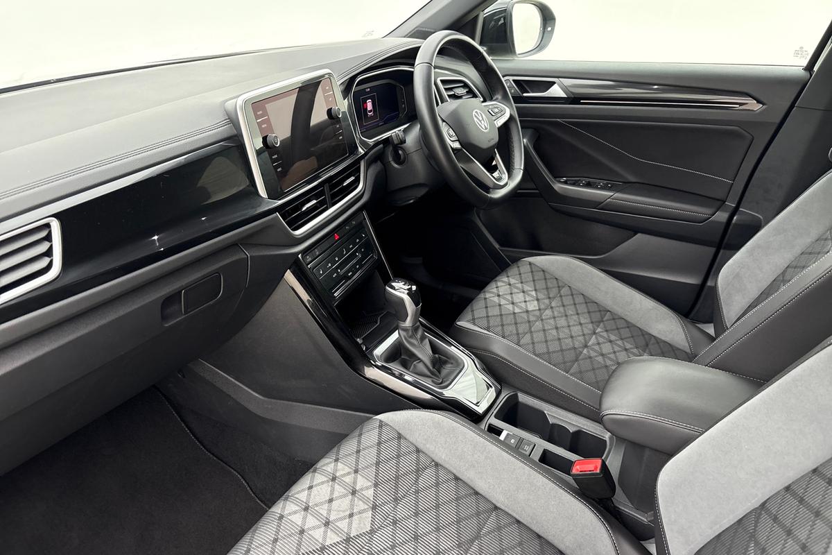 Used Volkswagen T-Roc 2024 for sale - 76678378: Photo 2