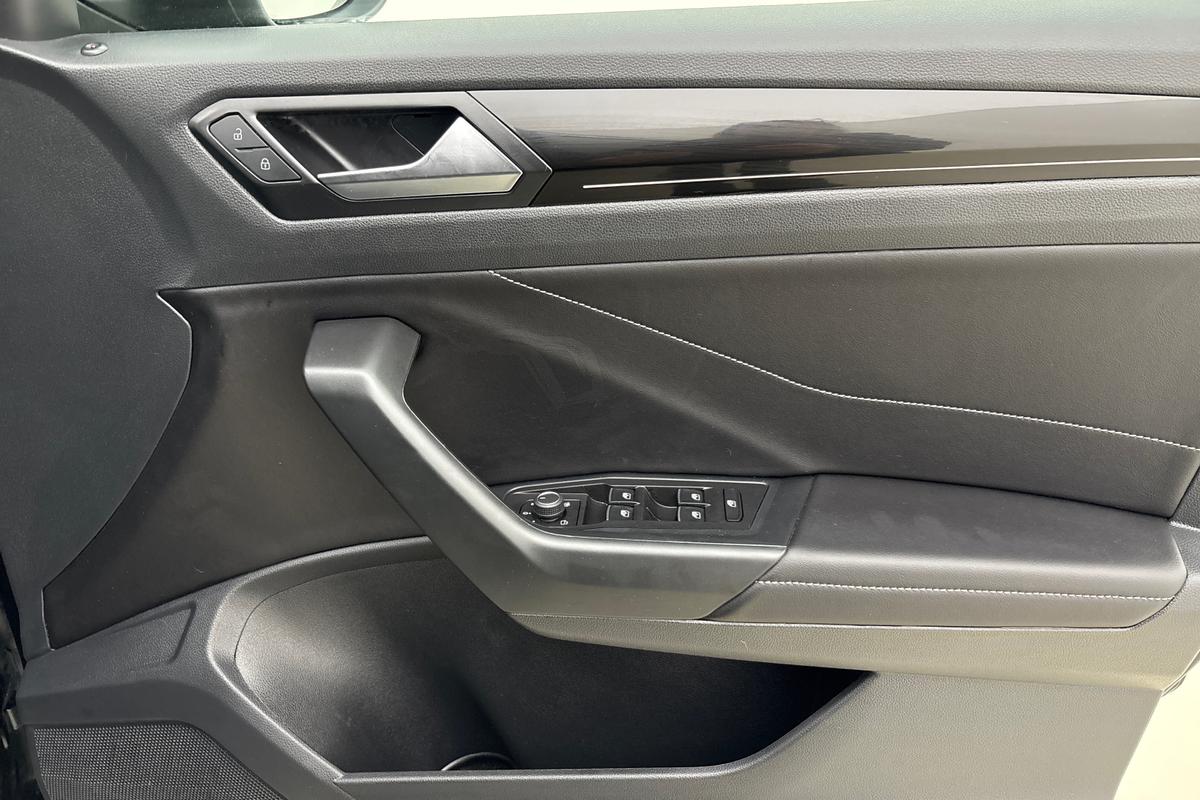 Used Volkswagen T-Roc 2024 for sale - 76678378: Photo 24