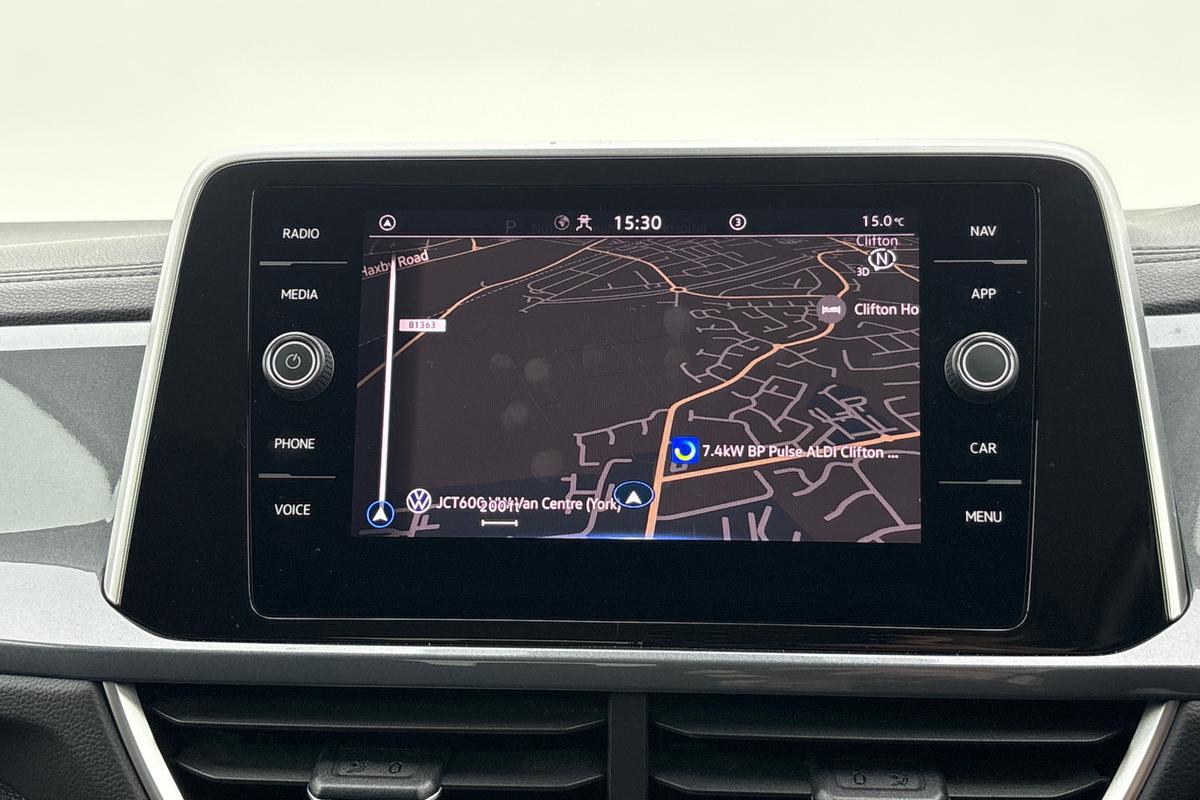 Used Volkswagen T-Roc 2022 for sale - 76674384: Photo 14