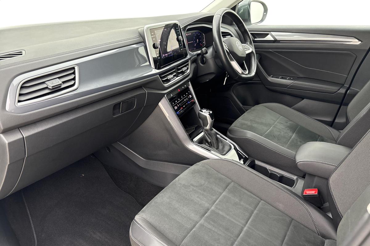 Used Volkswagen T-Roc 2022 for sale - 76674384: Photo 2