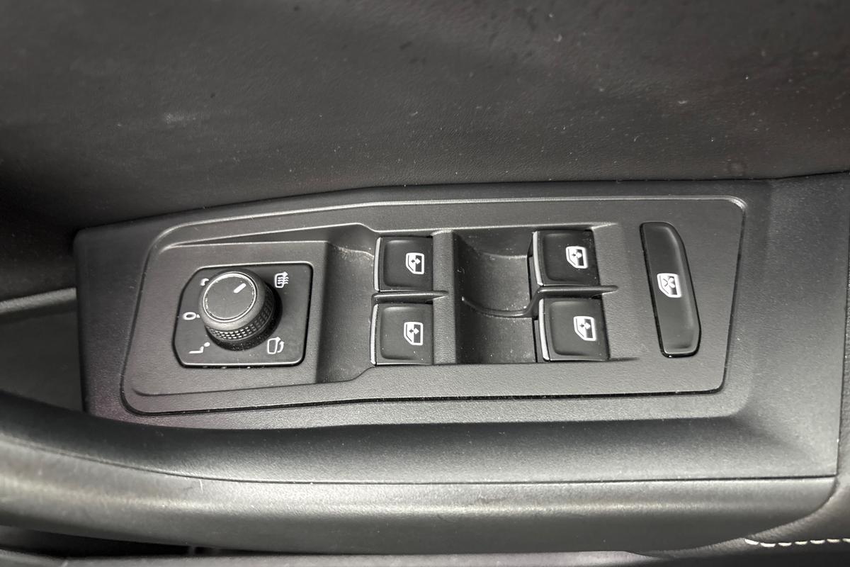 Used Volkswagen T-Roc 2022 for sale - 76674384: Photo 24