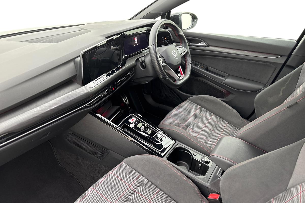 Used Volkswagen Golf 2023 for sale - 77533336: Photo 2