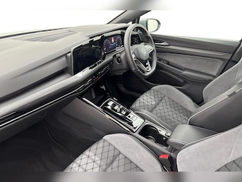 Used Volkswagen Golf 2024 for sale - 77005859: Photo