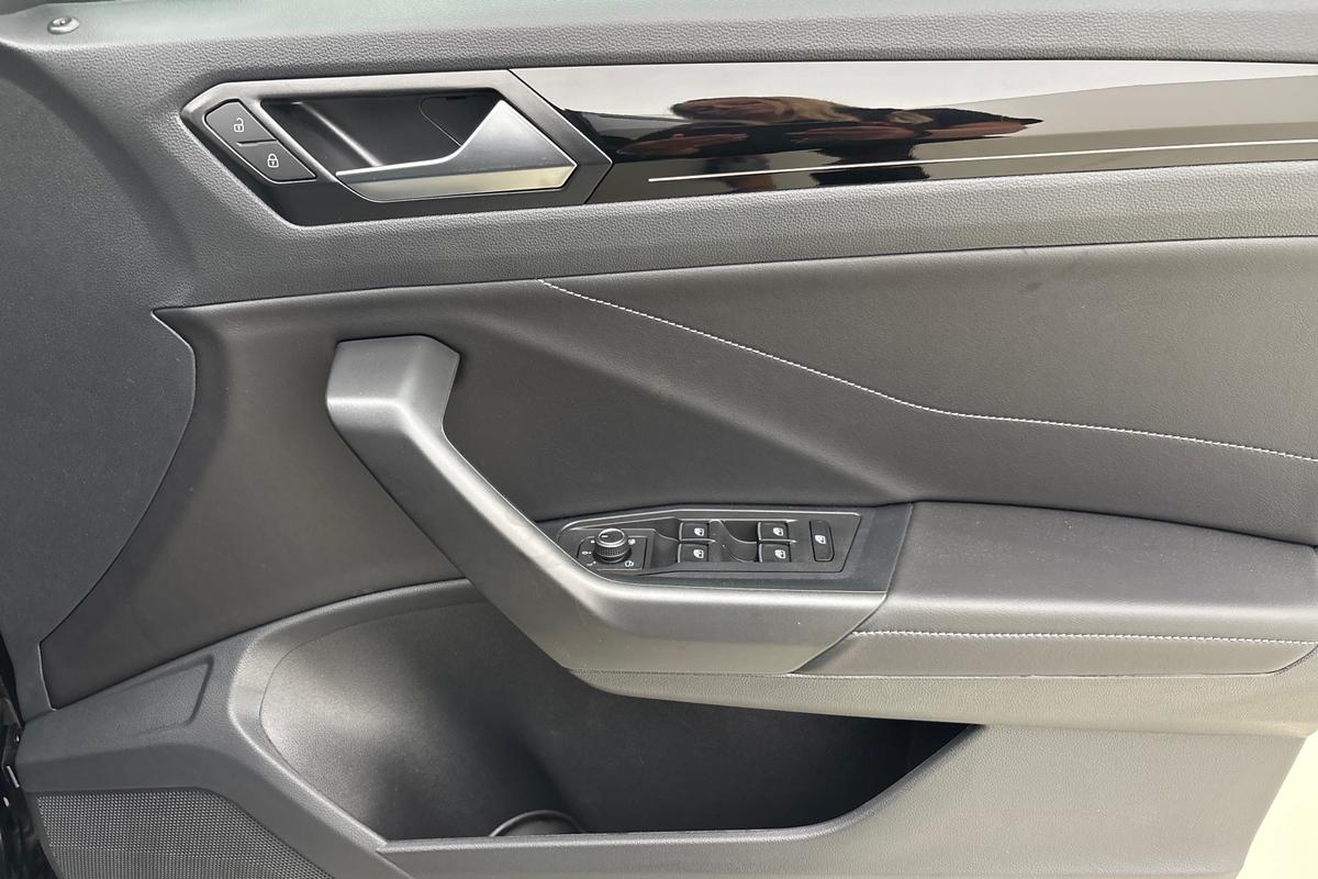 Used Volkswagen T-Roc 2025 for sale - 76678583: Photo 25