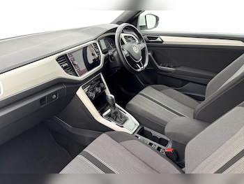 Used Volkswagen T-Roc 2021 for sale - 76680858: Photo