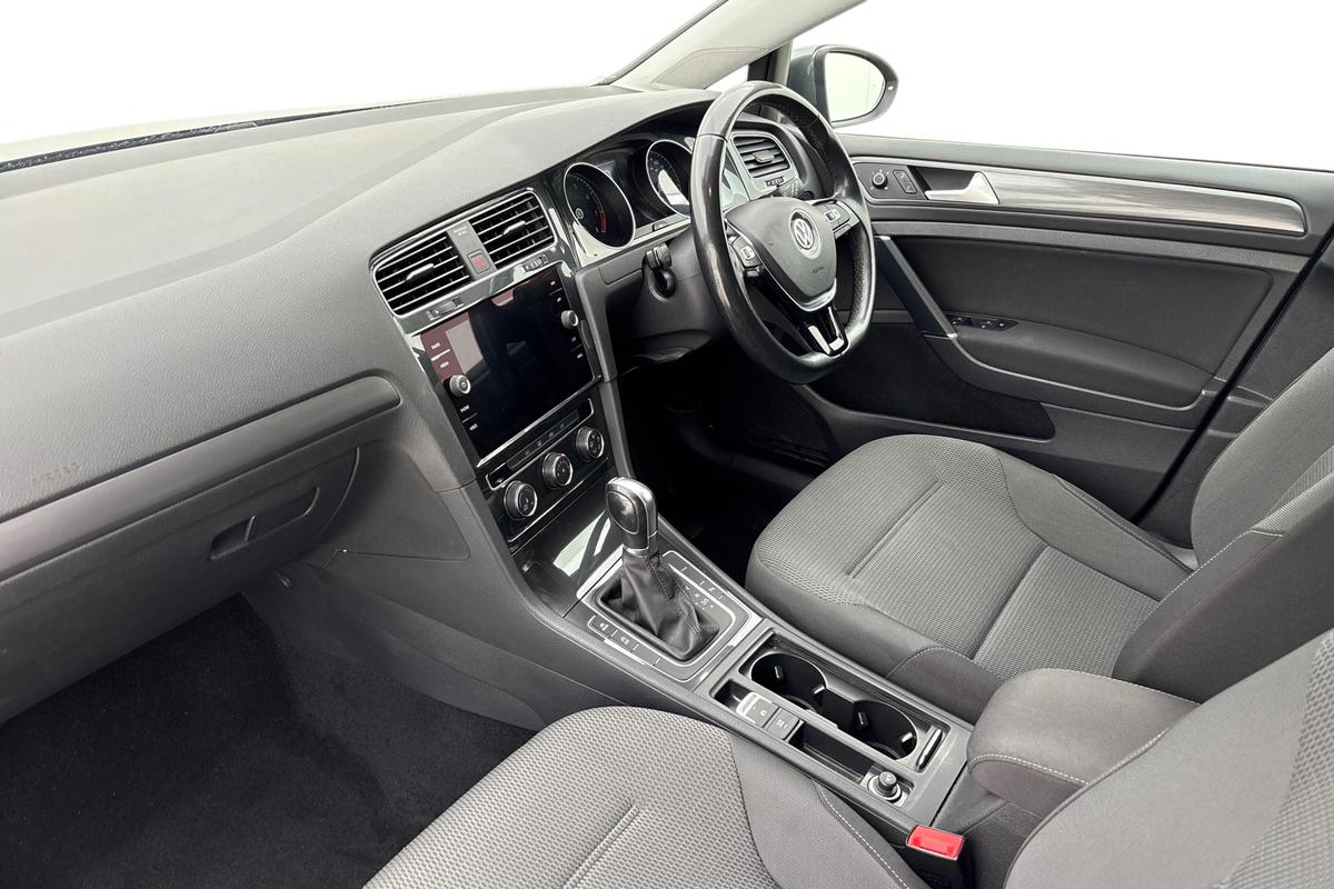 Used Volkswagen Golf 2019 for sale - 77533299: Photo 2