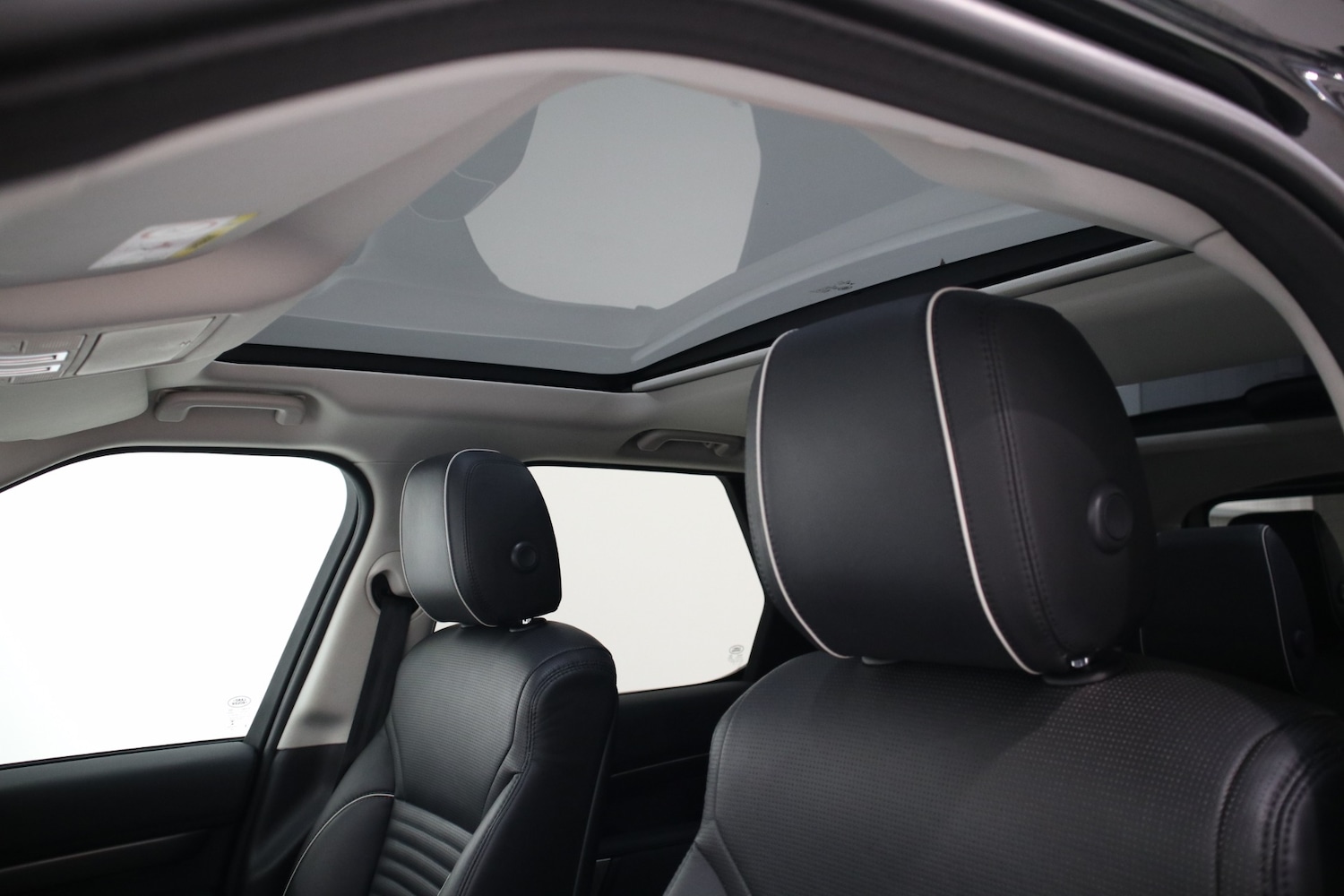 Used Land Rover Discovery 2018 for sale - 76682703: Photo 12