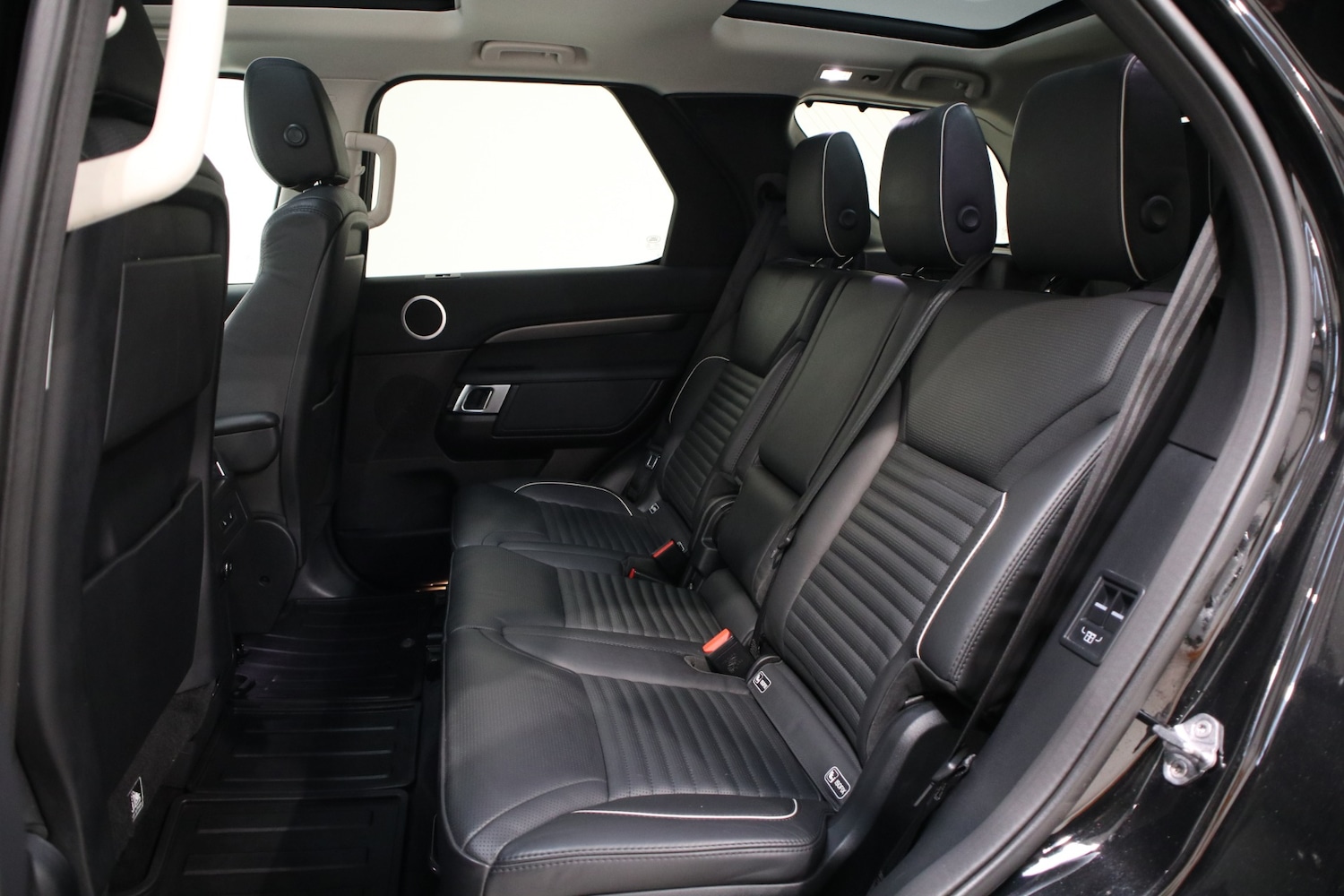 Used Land Rover Discovery 2018 for sale - 76682703: Photo 14