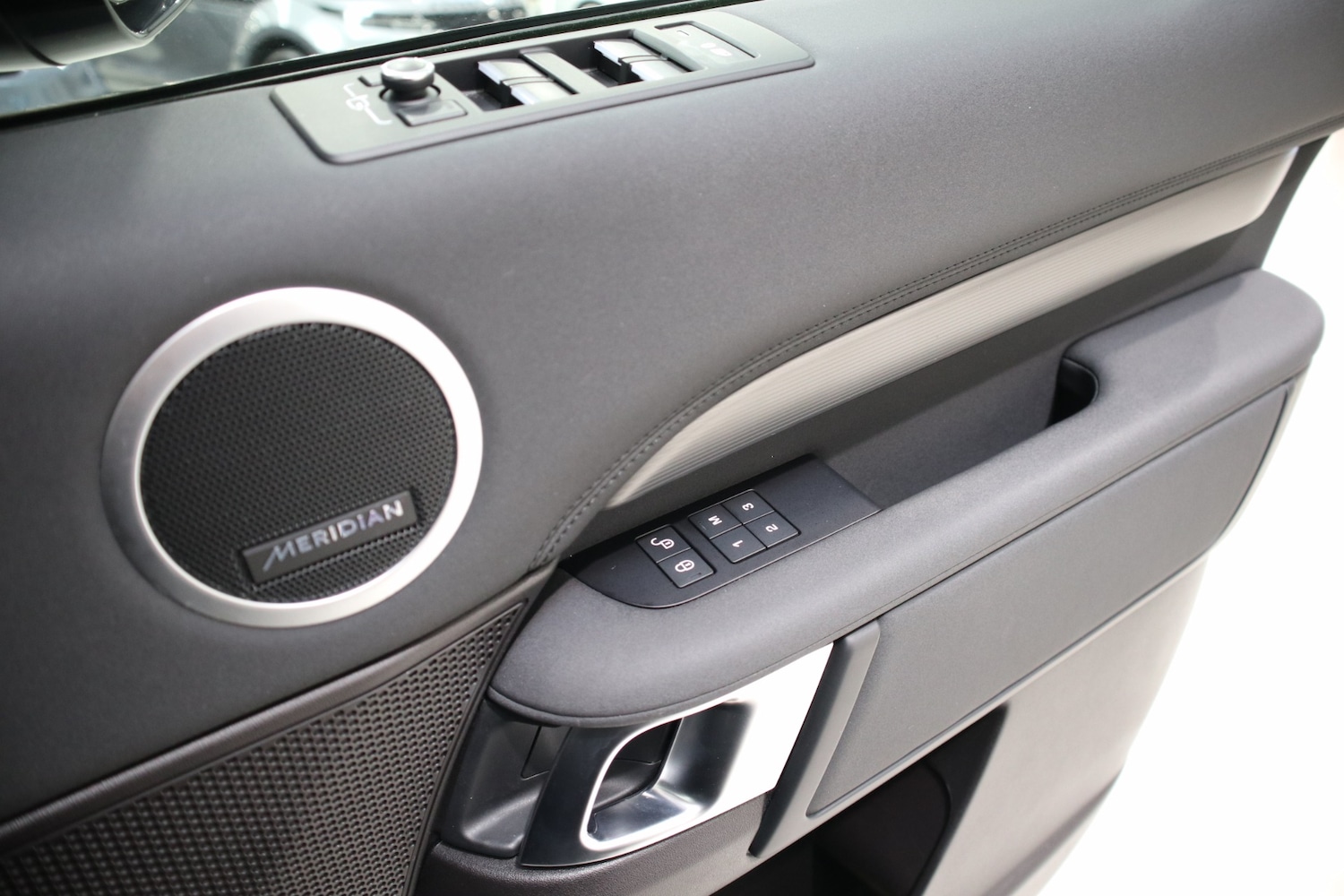 Used Land Rover Discovery 2018 for sale - 76682703: Photo 22