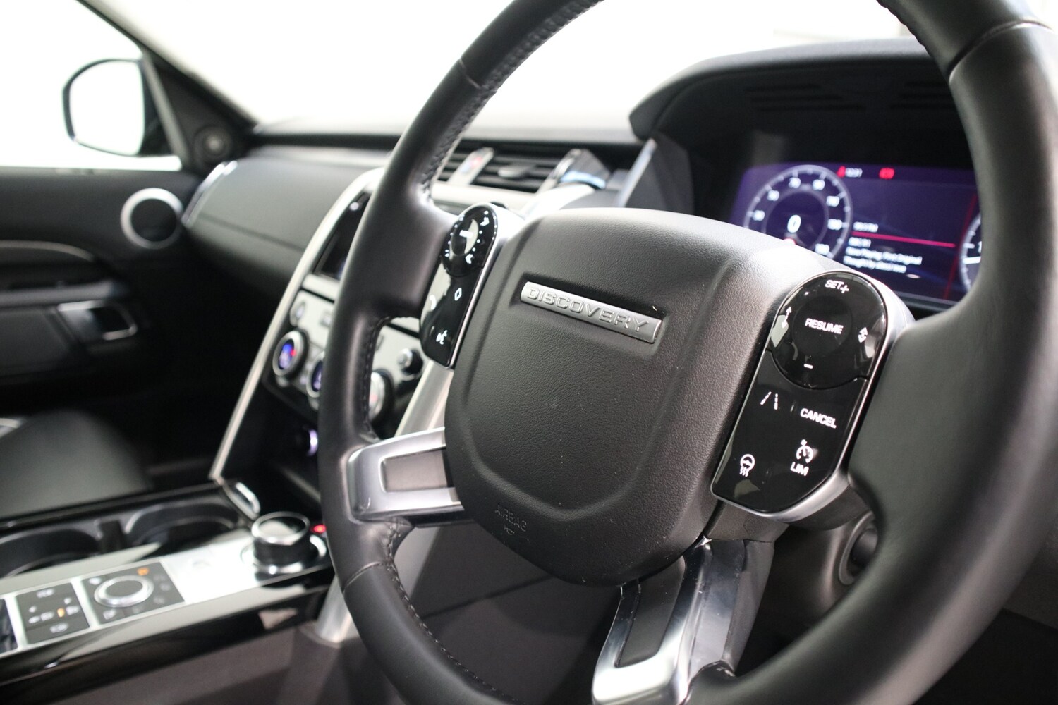 Used Land Rover Discovery 2018 for sale - 76682703: Photo 24