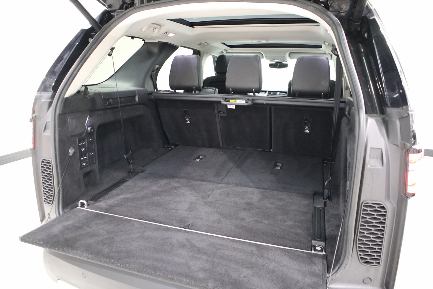 Used Land Rover Discovery 2018 for sale - 76682703: Photo 28