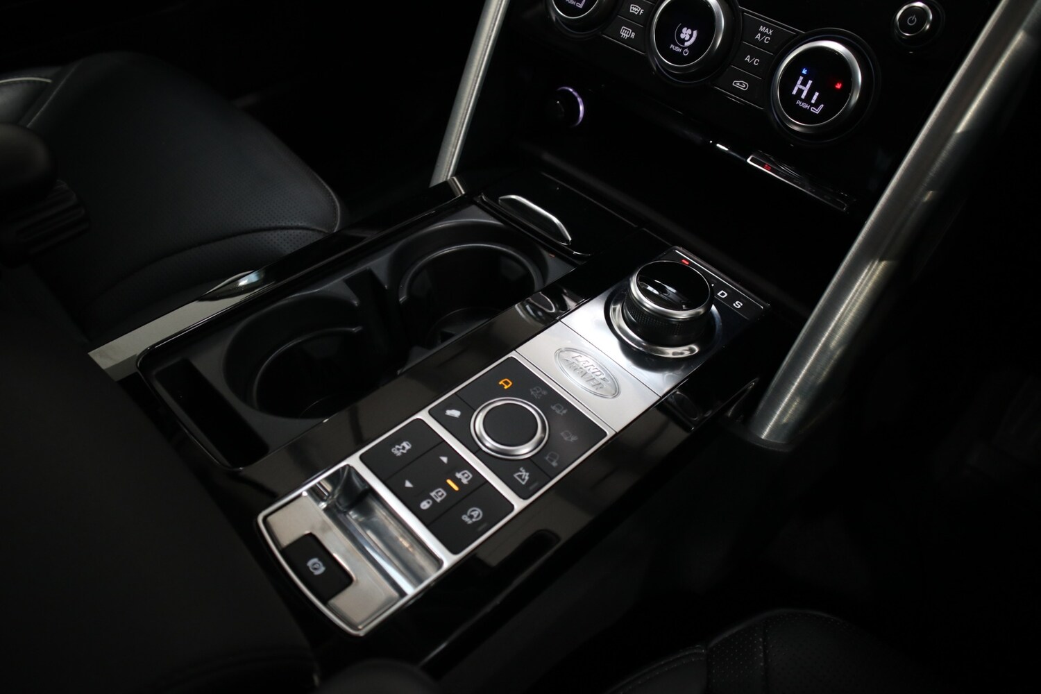 Used Land Rover Discovery 2018 for sale - 76682703: Photo 32