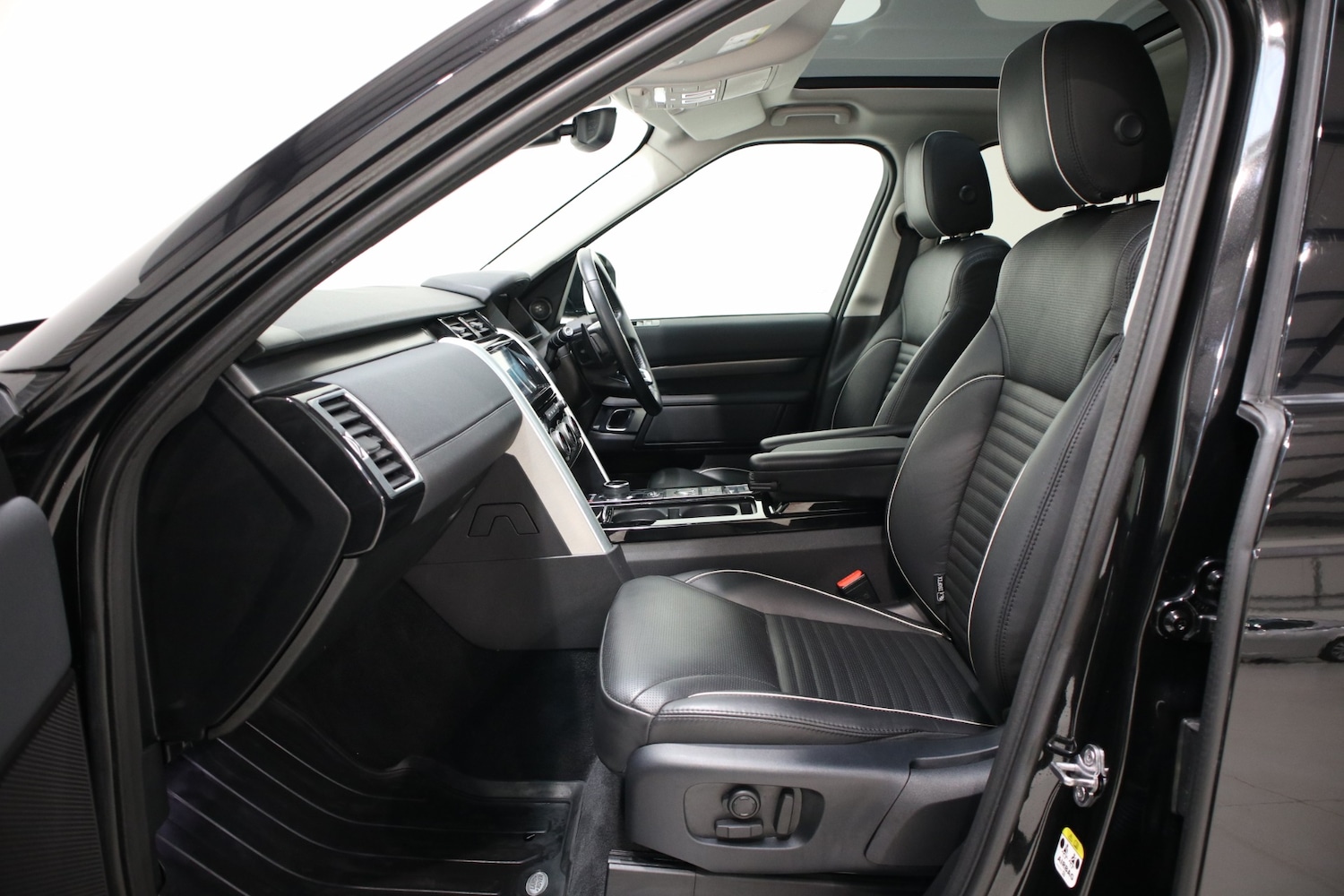 Used Land Rover Discovery 2018 for sale - 76682703: Photo 9