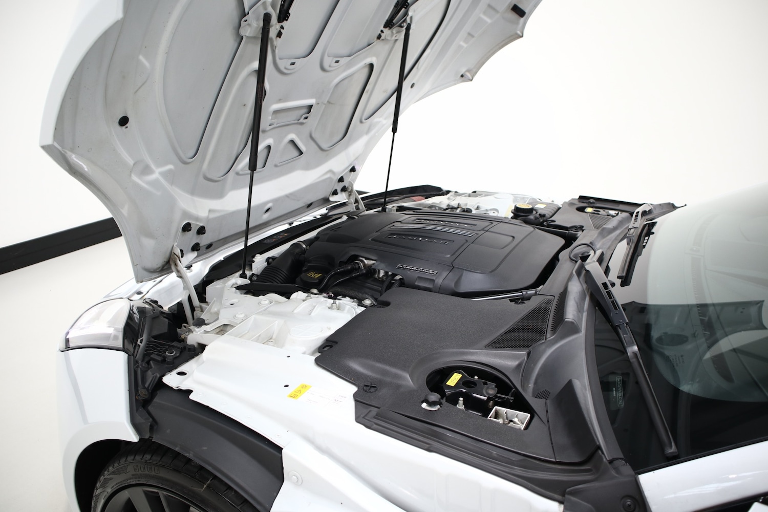 Used Jaguar F-Type 2017 for sale - 76662874: Photo 10