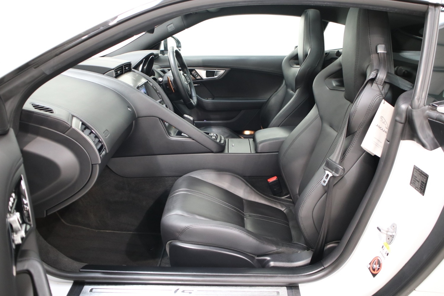 Used Jaguar F-Type 2017 for sale - 76662874: Photo 12