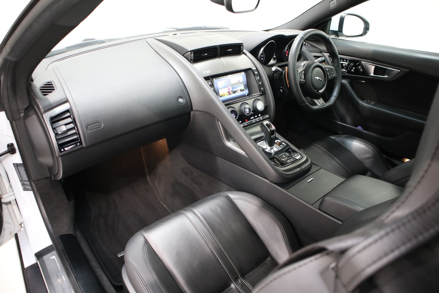 Used Jaguar F-Type 2017 for sale - 76662874: Photo 14