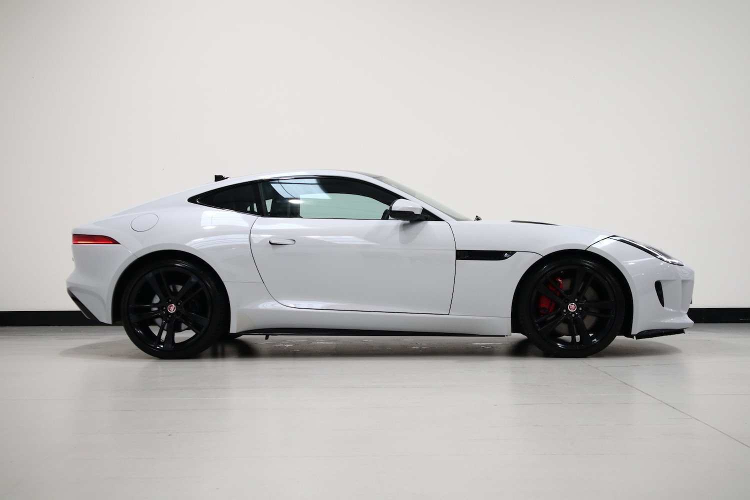 Used Jaguar F-Type 2017 for sale - 76662874: Photo 15