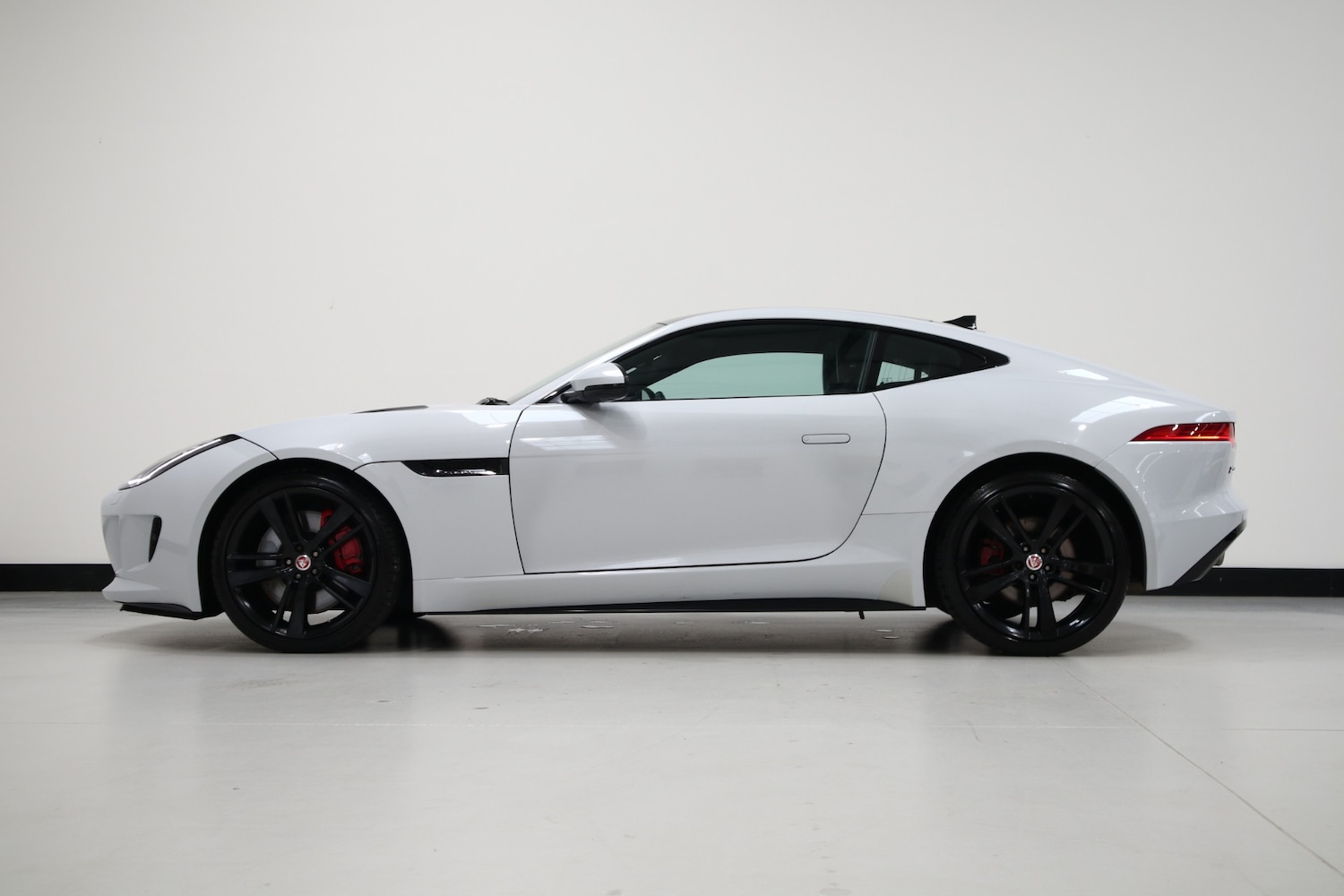 Used Jaguar F-Type 2017 for sale - 76662874: Photo 7