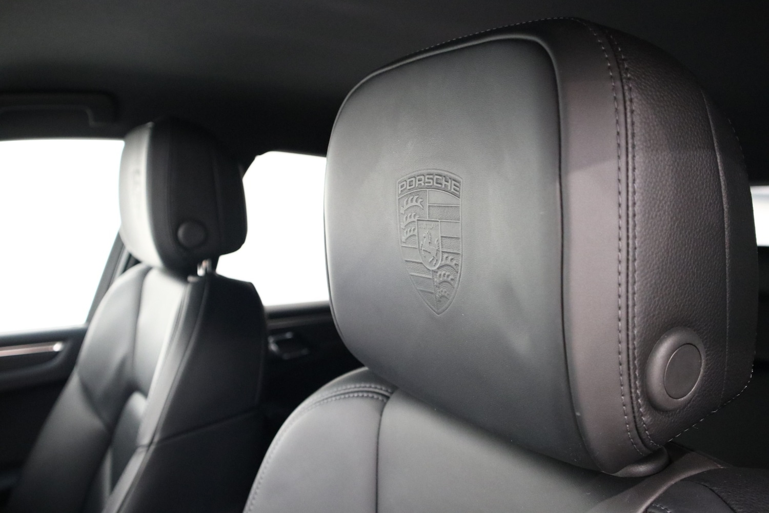 Used Porsche Macan 2022 for sale - 76662670: Photo 10