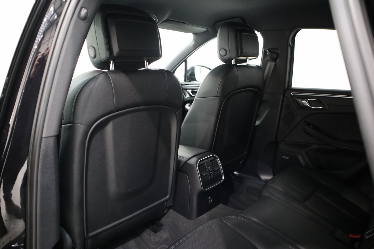 Used Porsche Macan 2022 for sale - 76662670: Photo 15