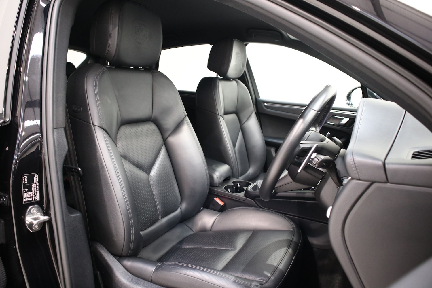 Used Porsche Macan 2022 for sale - 76662670: Photo 22