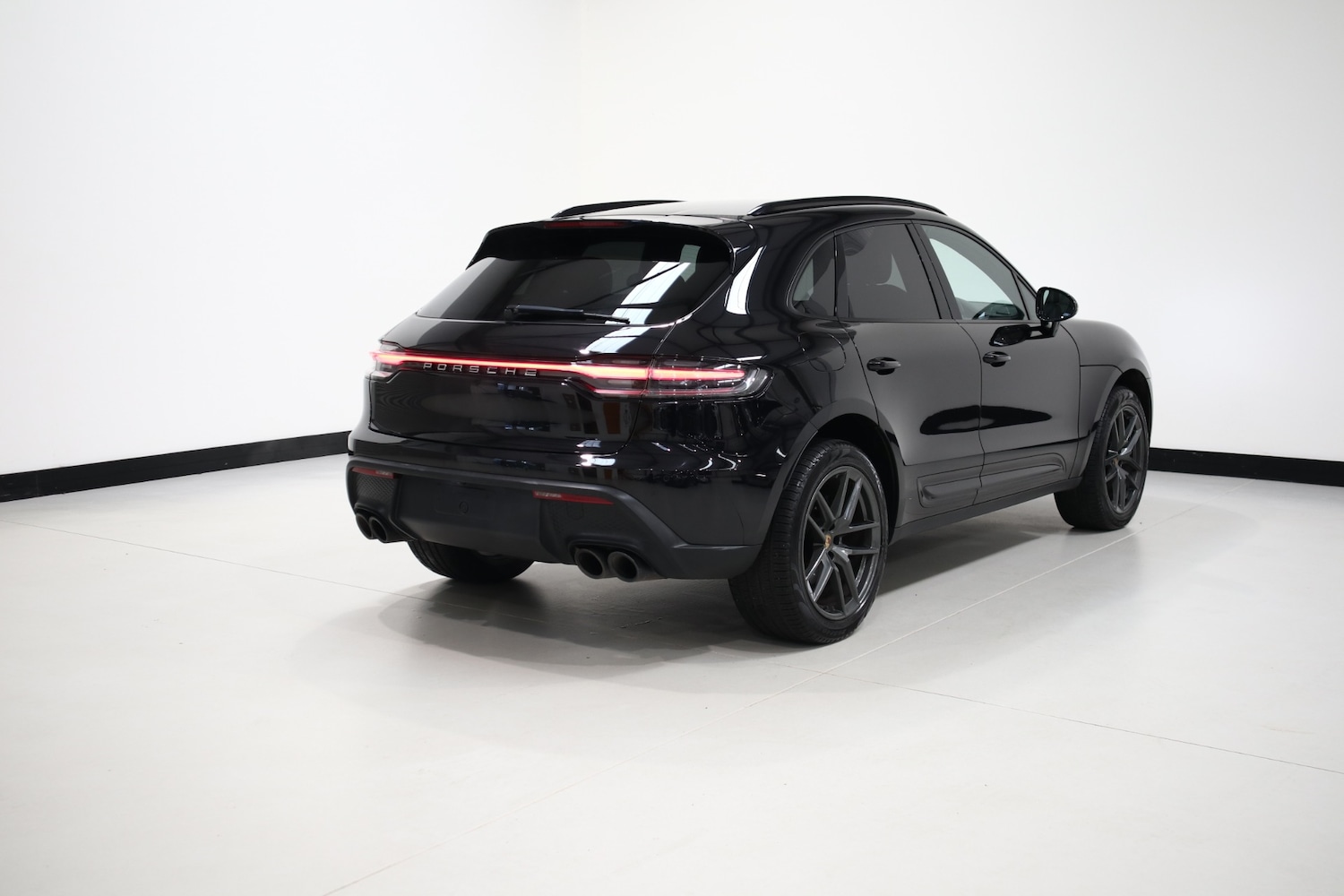 Used Porsche Macan 2022 for sale - 76662670: Photo 23