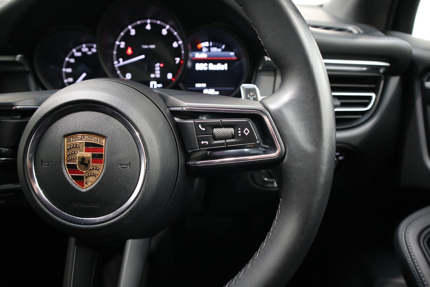 Used Porsche Macan 2022 for sale - 76662670: Photo 35