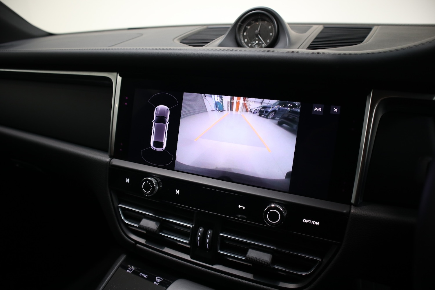 Used Porsche Macan 2022 for sale - 76662670: Photo 40