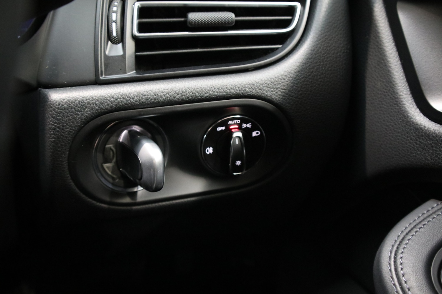 Used Porsche Macan 2022 for sale - 76662670: Photo 45