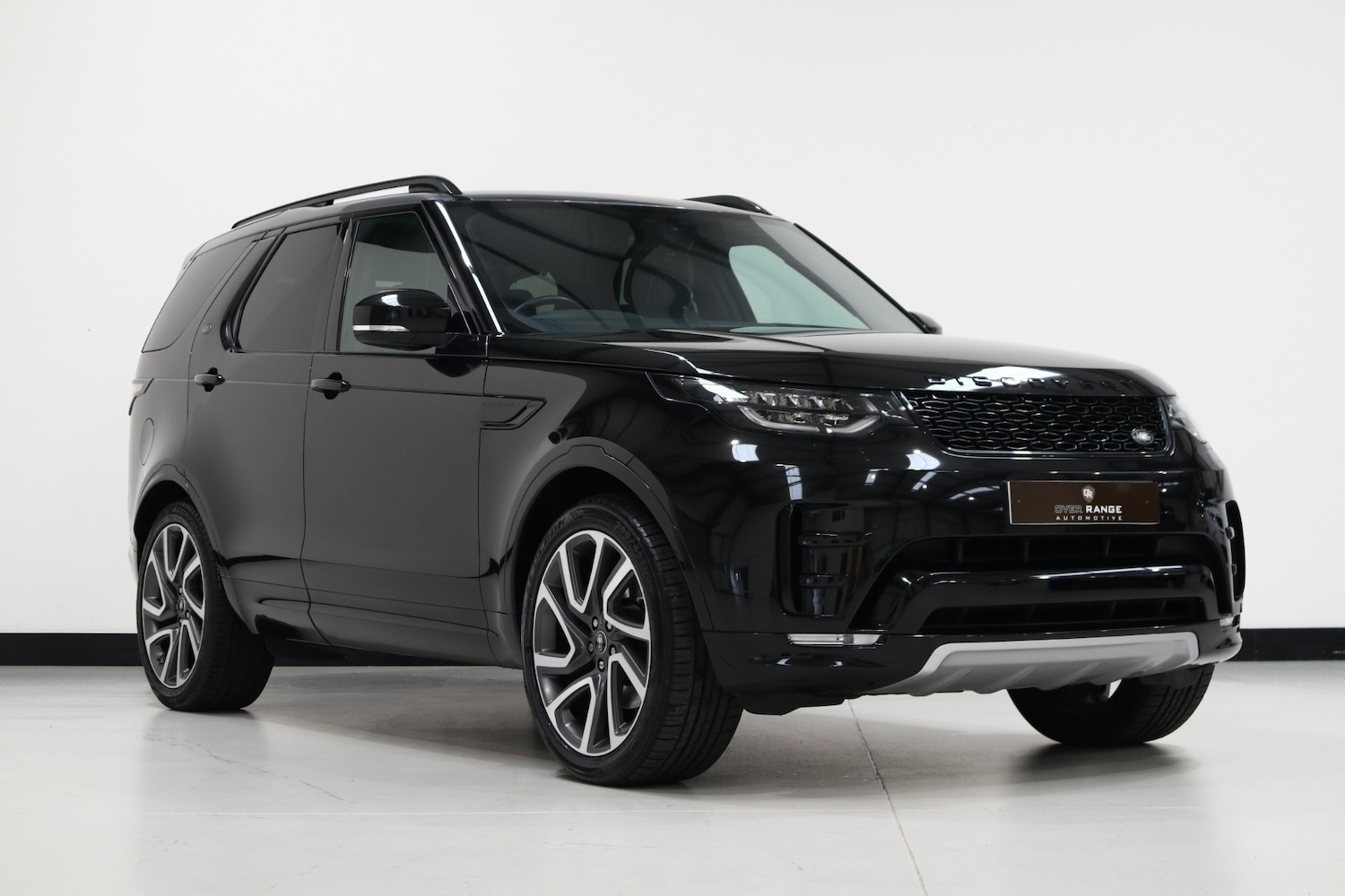 Used Land Rover Discovery 2017 for sale - 76835186: Photo 1