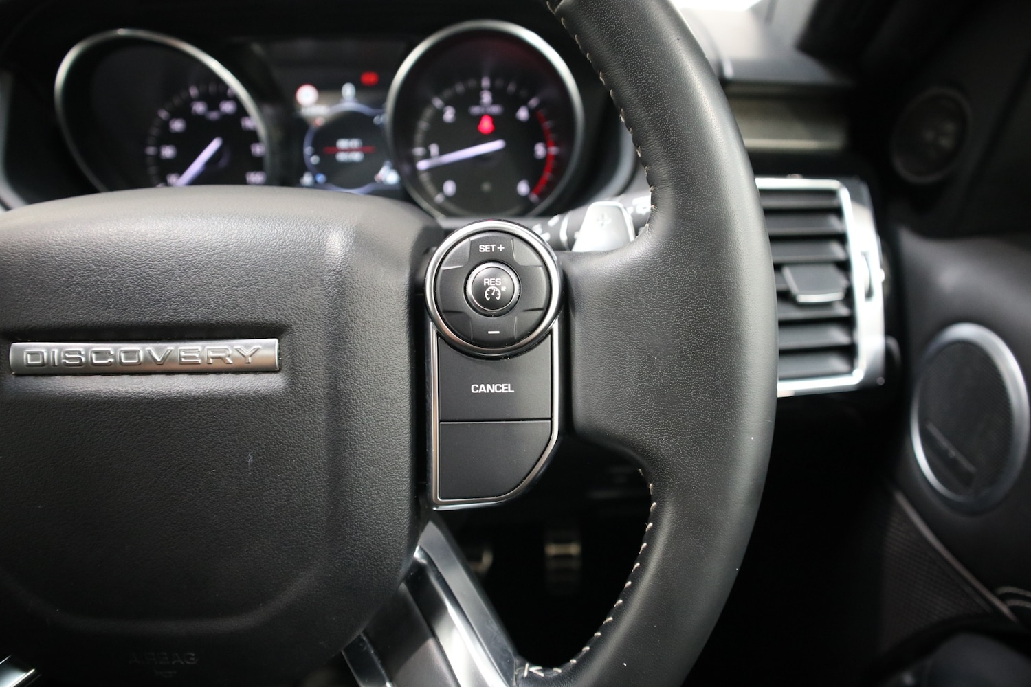 Used Land Rover Discovery 2017 for sale - 76835186: Photo 37