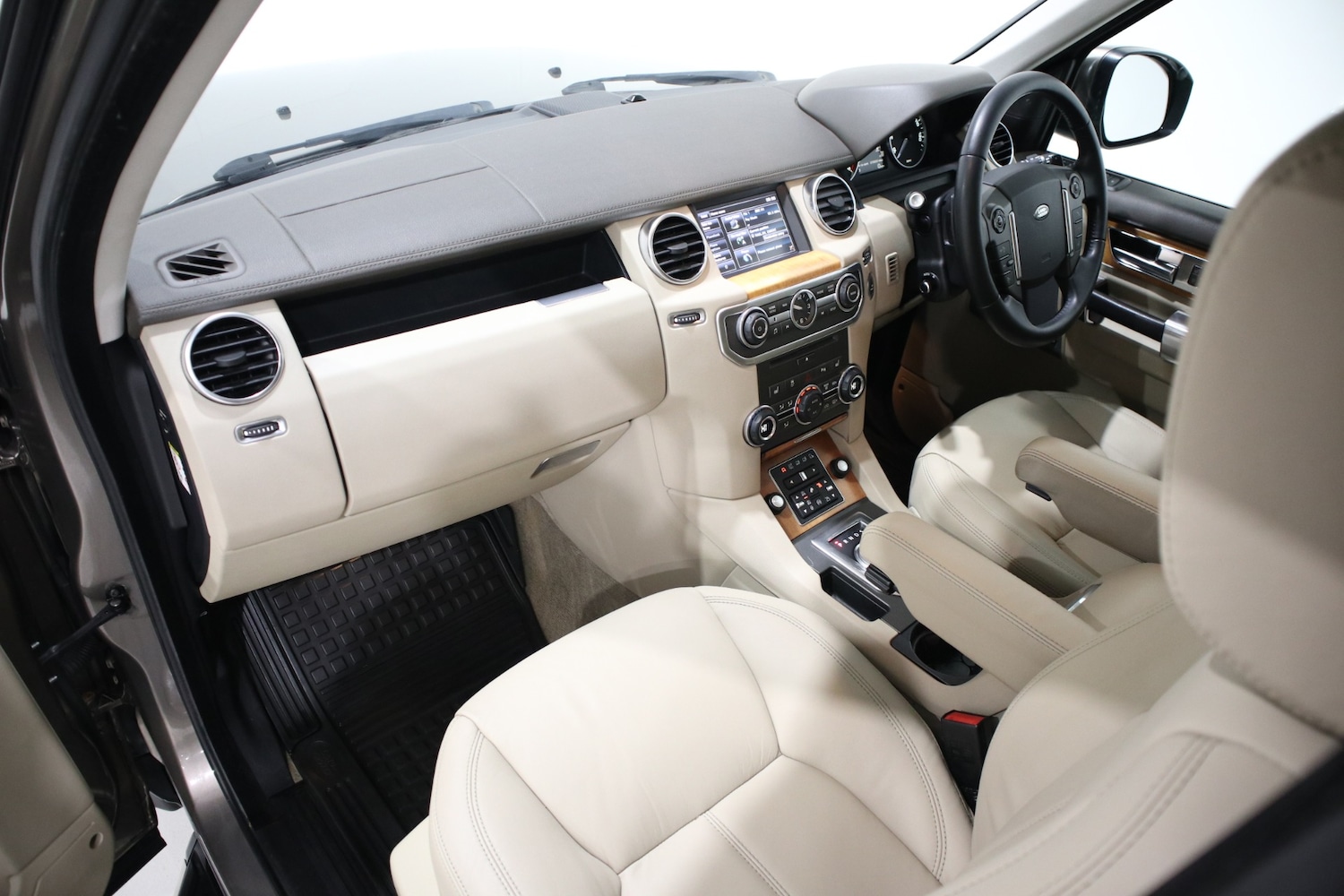 Used Land Rover Discovery 2015 for sale - 76882002: Photo 12