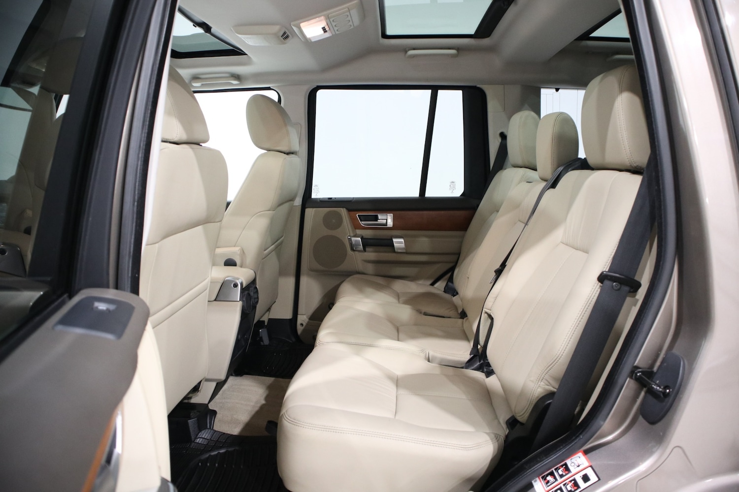 Used Land Rover Discovery 2015 for sale - 76882002: Photo 14