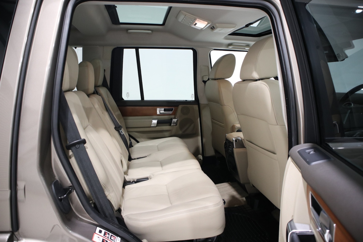 Used Land Rover Discovery 2015 for sale - 76882002: Photo 19