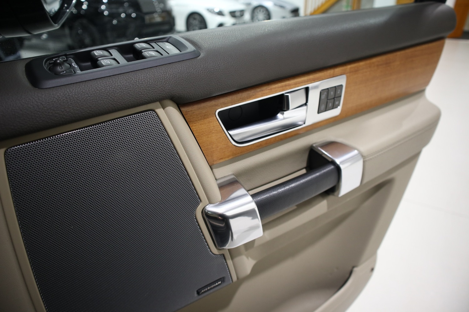 Used Land Rover Discovery 2015 for sale - 76882002: Photo 21