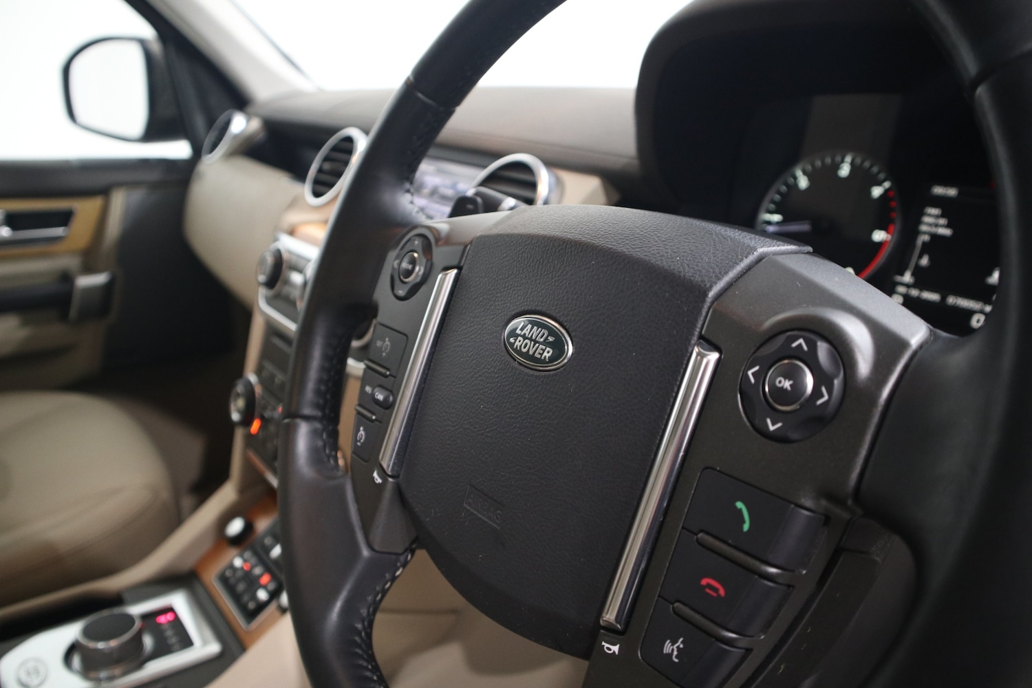 Used Land Rover Discovery 2015 for sale - 76882002: Photo 24