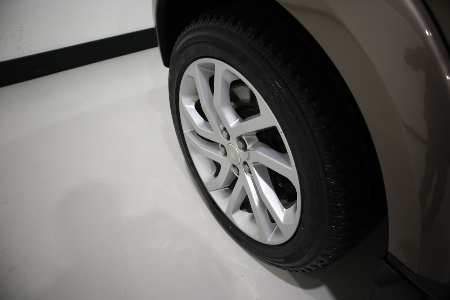 Used Land Rover Discovery 2015 for sale - 76882002: Photo 28