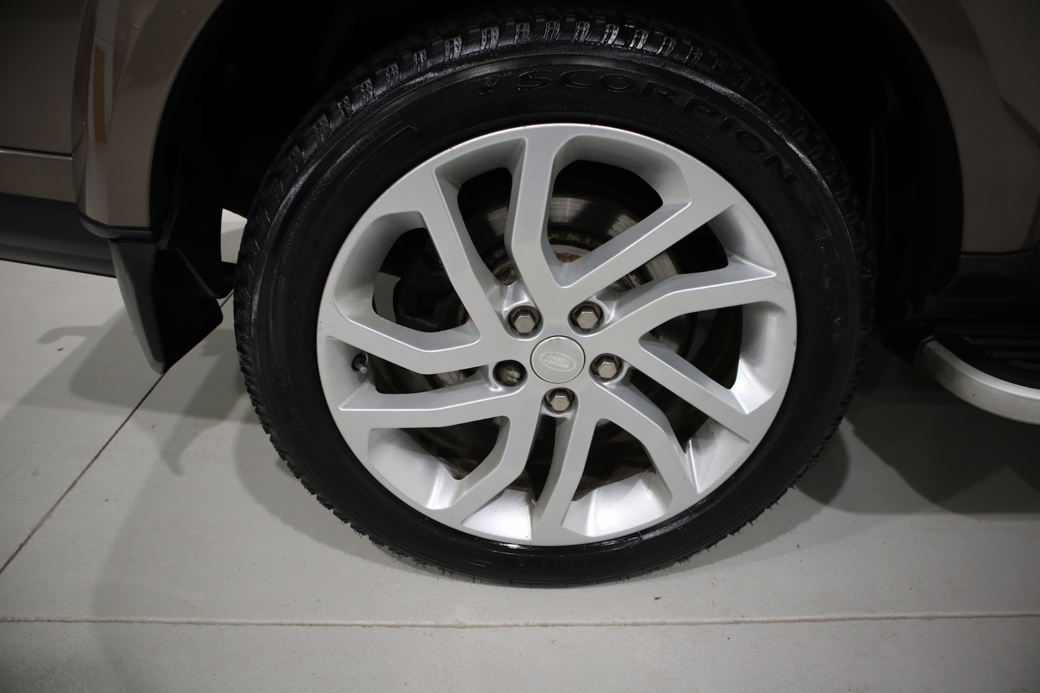 Used Land Rover Discovery 2015 for sale - 76882002: Photo 30