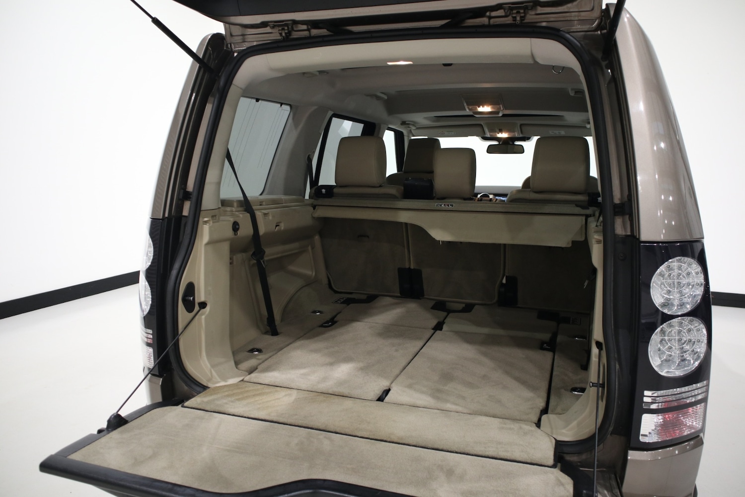 Used Land Rover Discovery 2015 for sale - 76882002: Photo 32