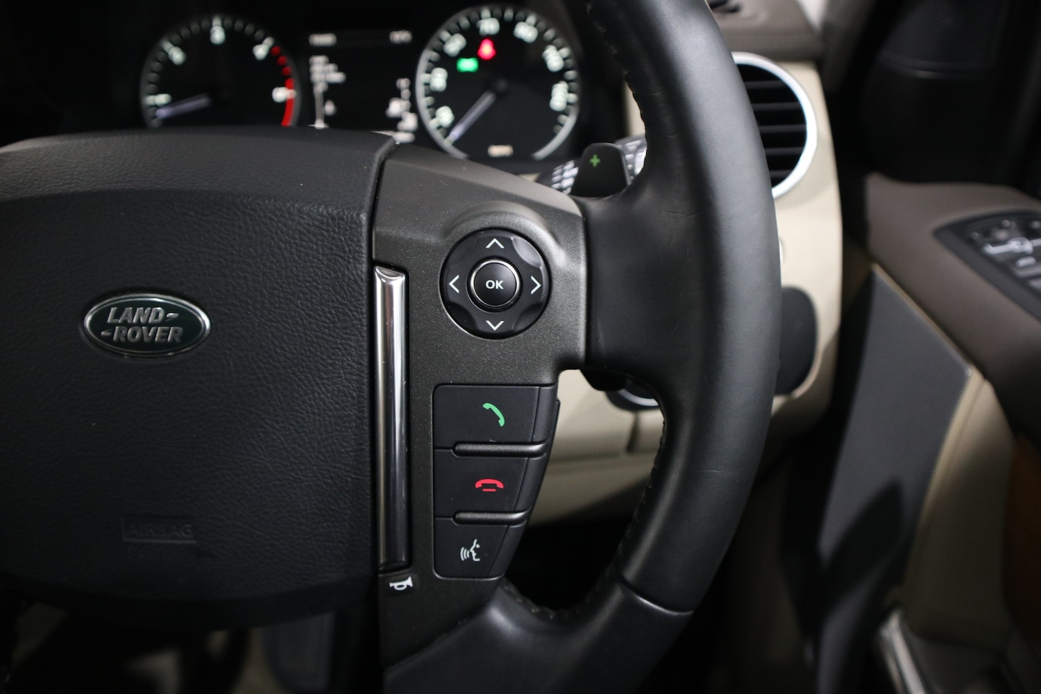 Used Land Rover Discovery 2015 for sale - 76882002: Photo 35