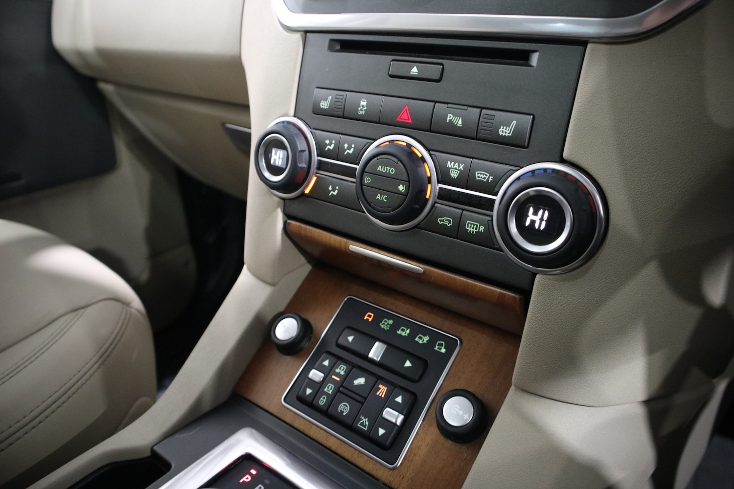 Used Land Rover Discovery 2015 for sale - 76882002: Photo 37